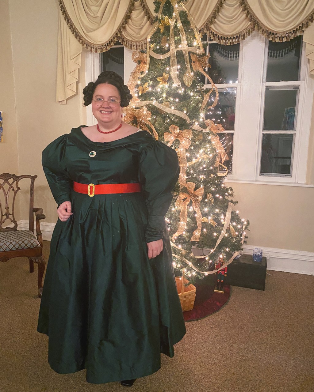 1830’s green silk dress & accessories for a Christmas&nbsp;ball